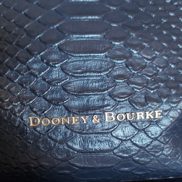 Dooney & Bourke Croc Embossed Flynn - Picture 4 of 17